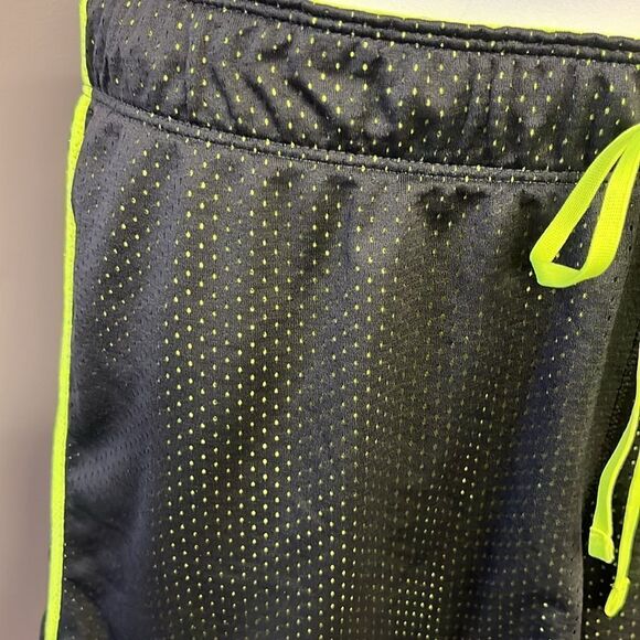 Nike Grey Neon Yellow Mesh Pull on Shorts w/ Drawstring and Elastic Waist-Medium - Picture 2 of 12